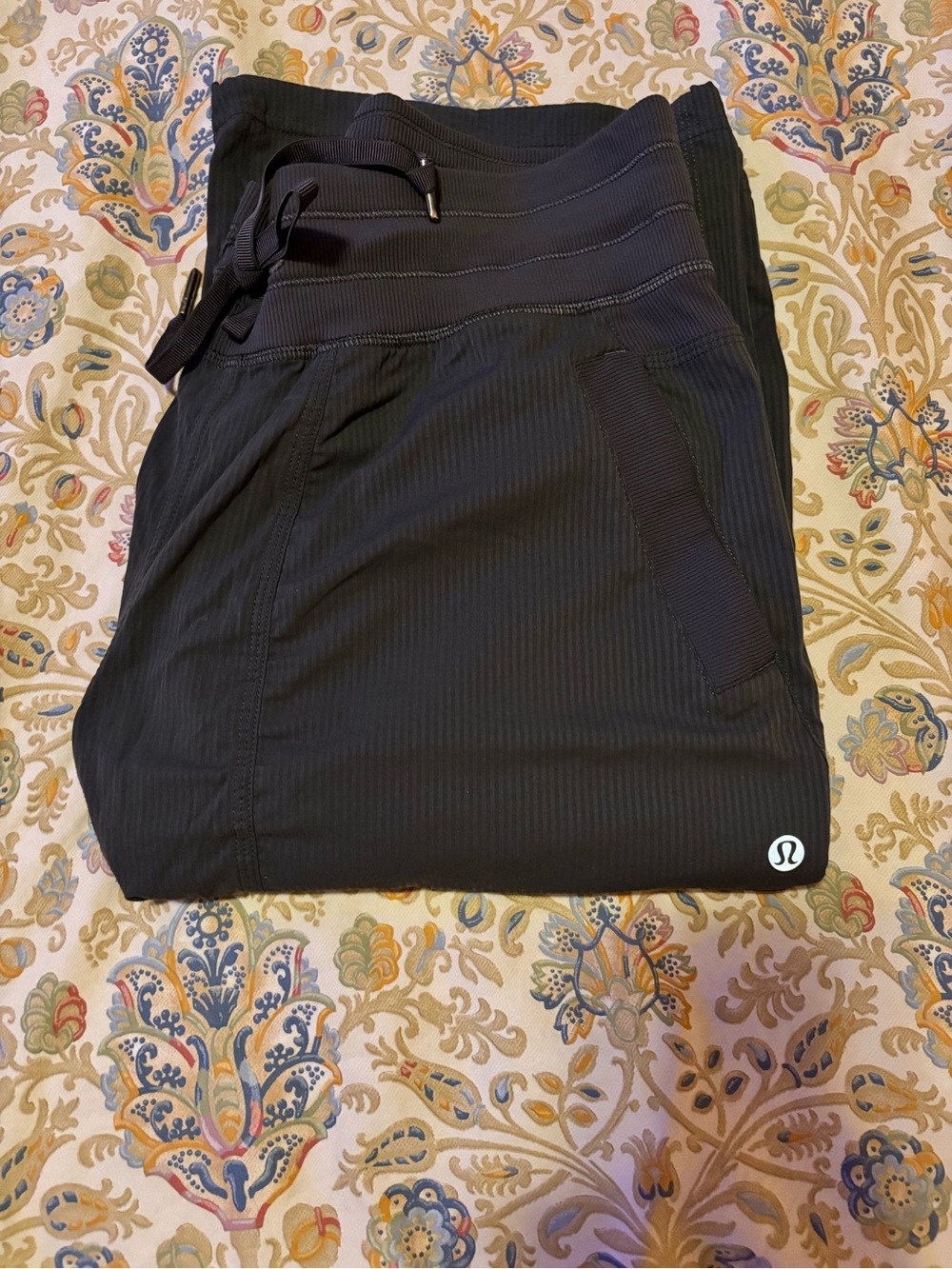 lululemon athletica womens Drawstring Joggers - Picture 6 of 8